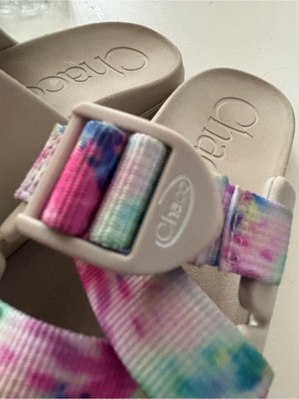 Chaco Chillos Kids Size 2 Light Tie Dye Adjustable Recovery Slide Sandals